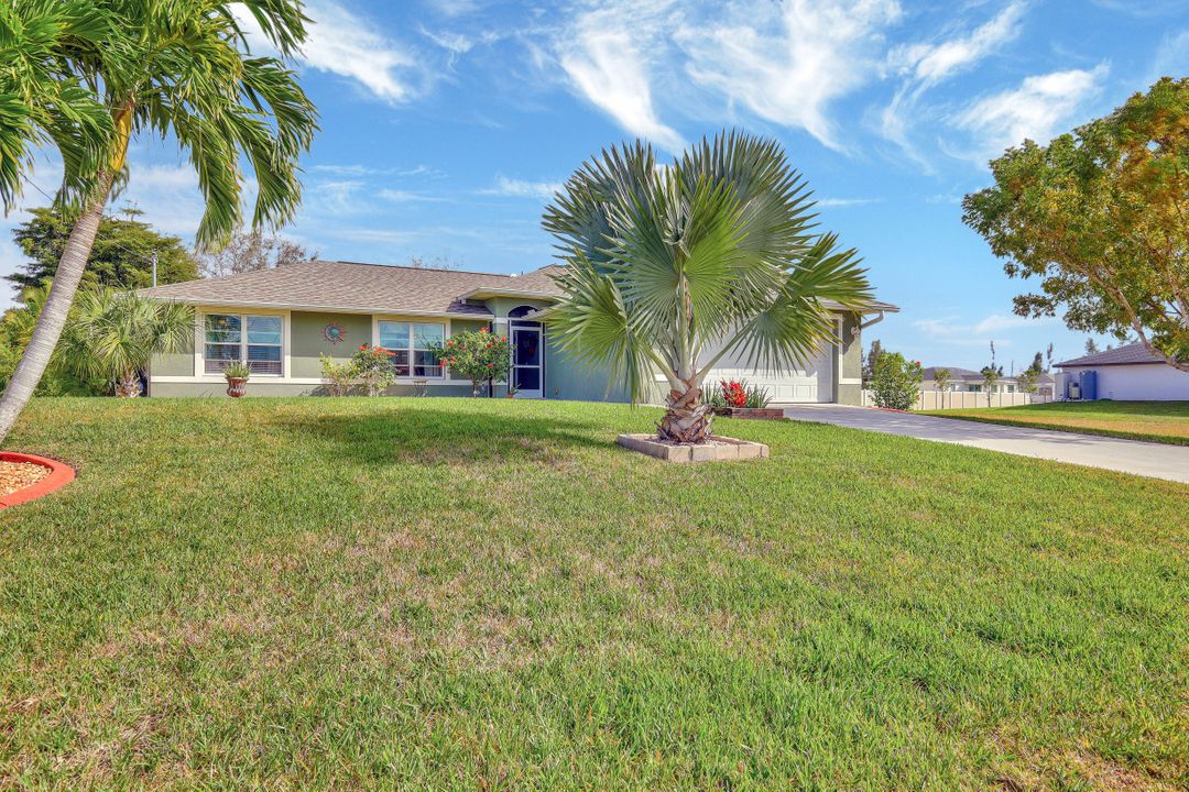 3613 NE 20th Pl, Cape Coral, FL 33909