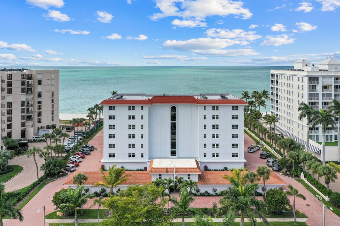 3333 Gulf Shore Blvd N #4, Naples, FL 34103