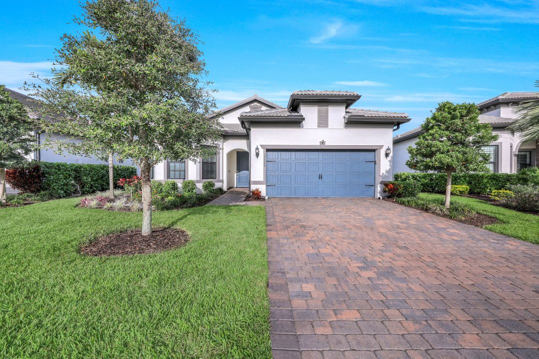 19200 Aqua Shore Dr, Fort Myers, FL 33913