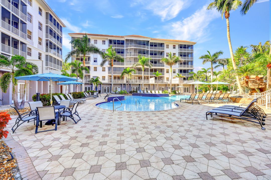 460 Launch Cir #301, Naples, FL 34108