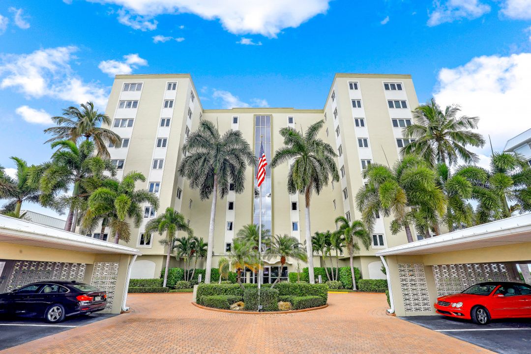 2885 Gulf Shore Blvd N #703, Naples, FL 34103