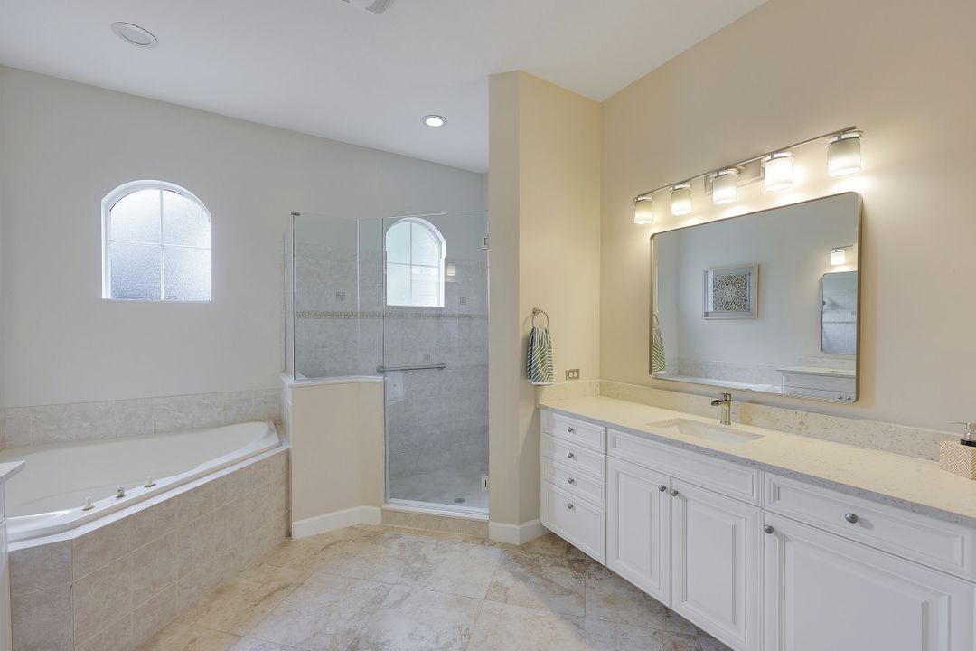 8737 Hideaway Harbor Ct, Naples, FL 34120