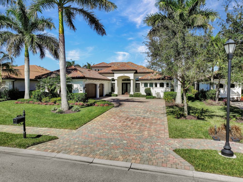 3301 Runaway Ln, Naples, FL 34114