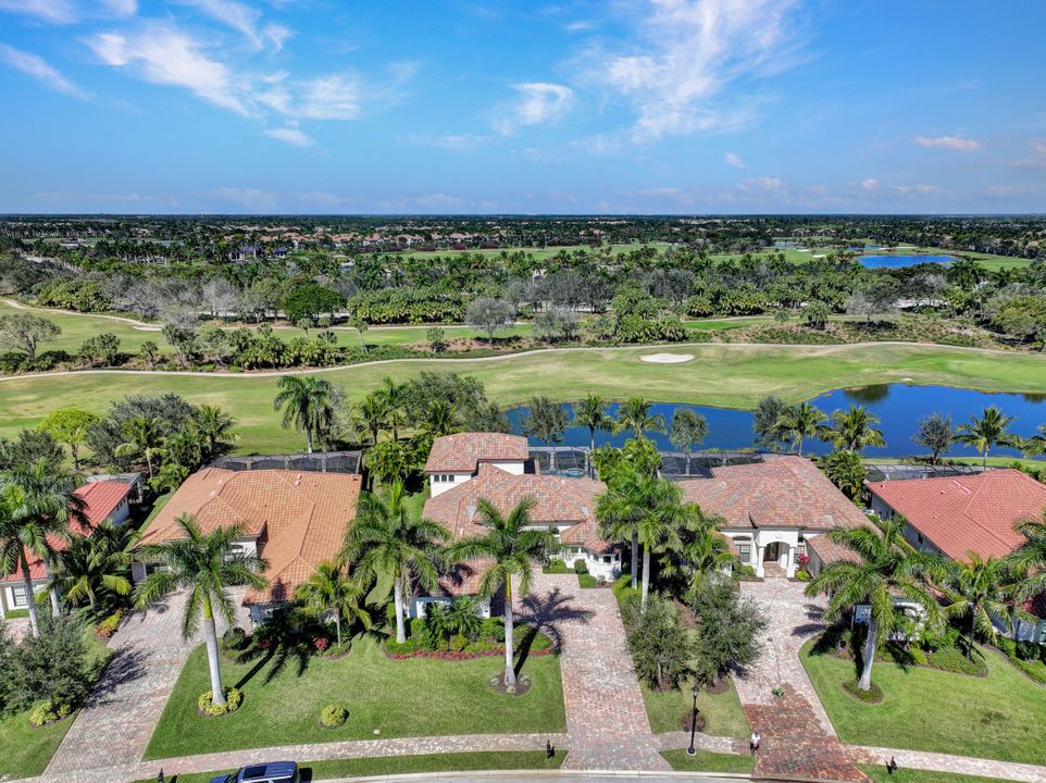 3301 Runaway Ln, Naples, FL 34114