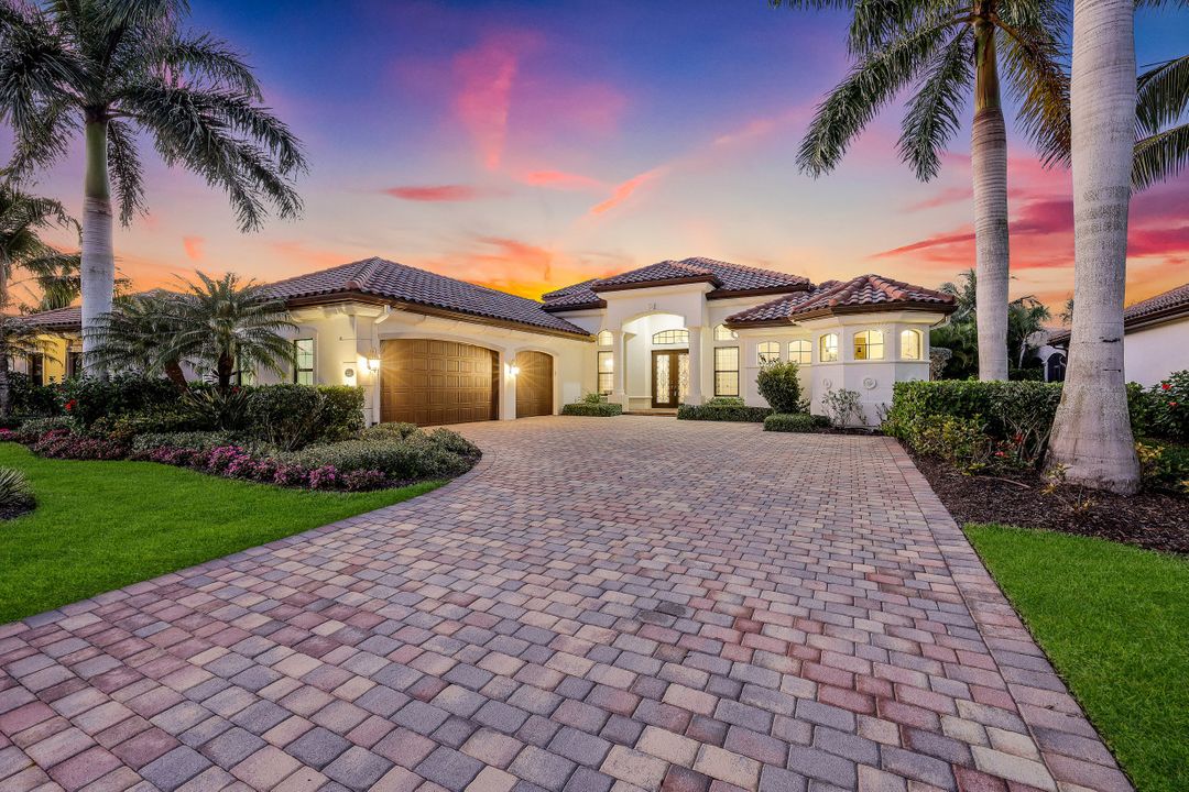 3301 Runaway Ln, Naples, FL 34114