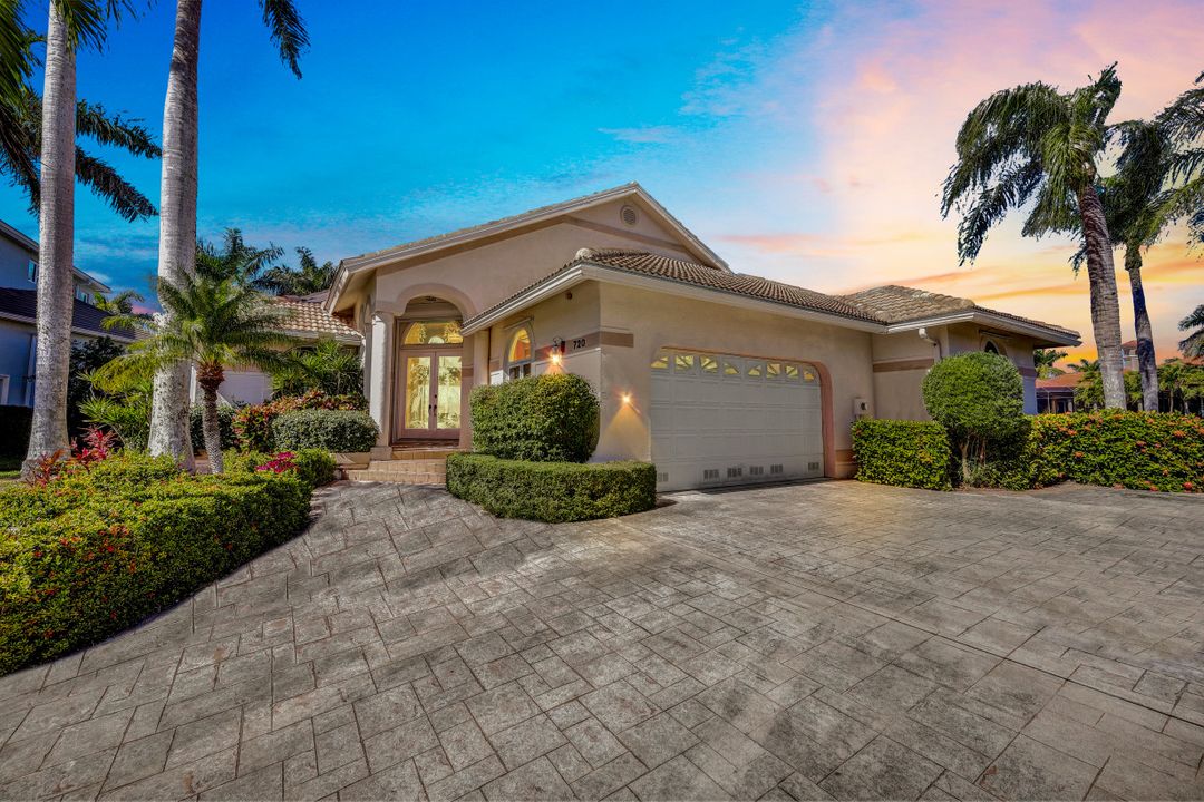 720 Hull Ct, Marco Island, FL 34145