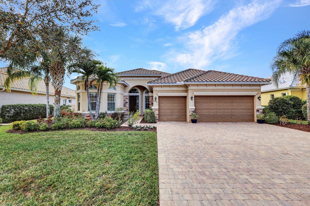 8993 Quarry Dr, Naples, FL 34120