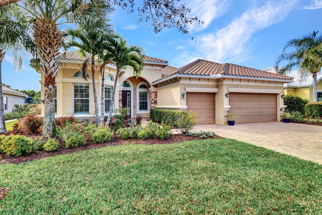 8993 Quarry Dr, Naples, FL 34120