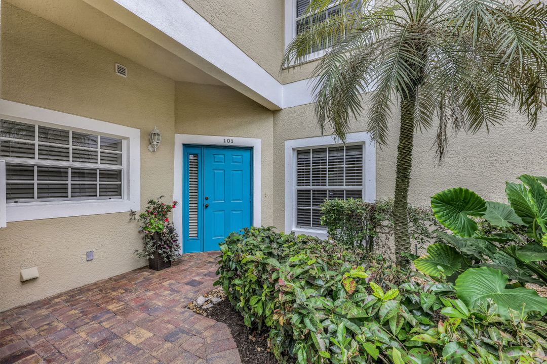 6355 Lexington Ct #101, Naples, FL 34110