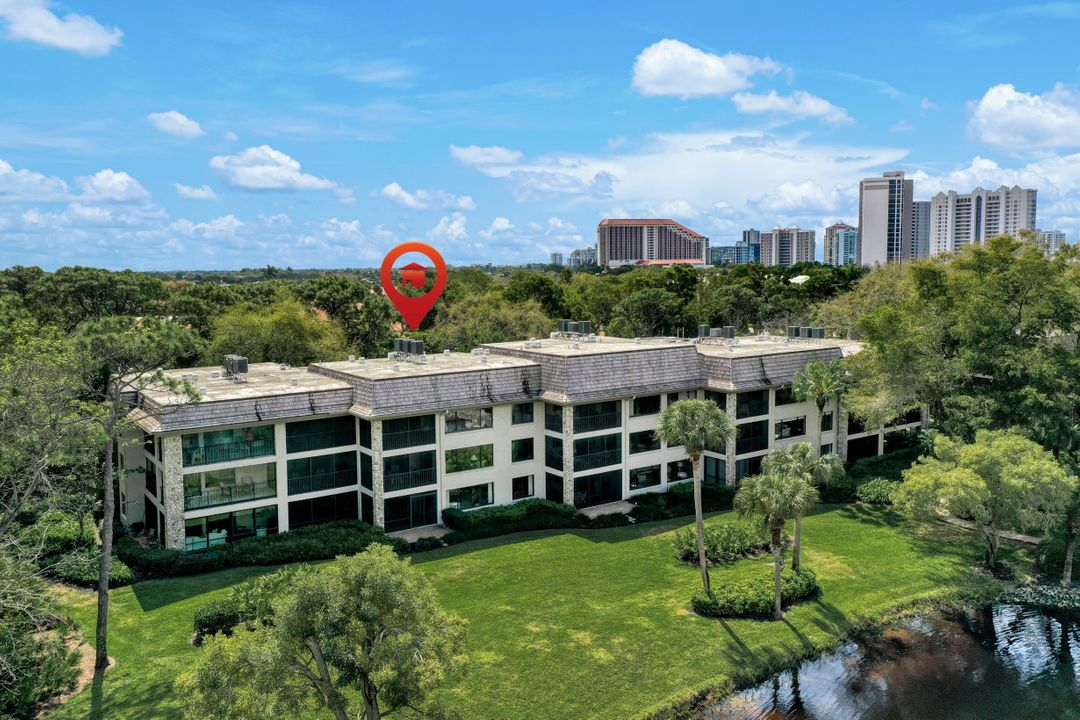 5950 Pelican Bay Blvd #112, Naples, FL 34108