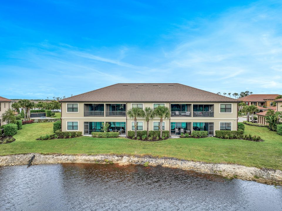 9426 Benvenuto Ct #201, Naples, FL 34119