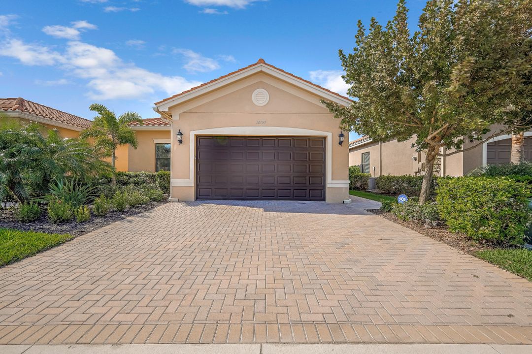 12104 Lakewood Preserve Pl, Fort Myers, FL 33913