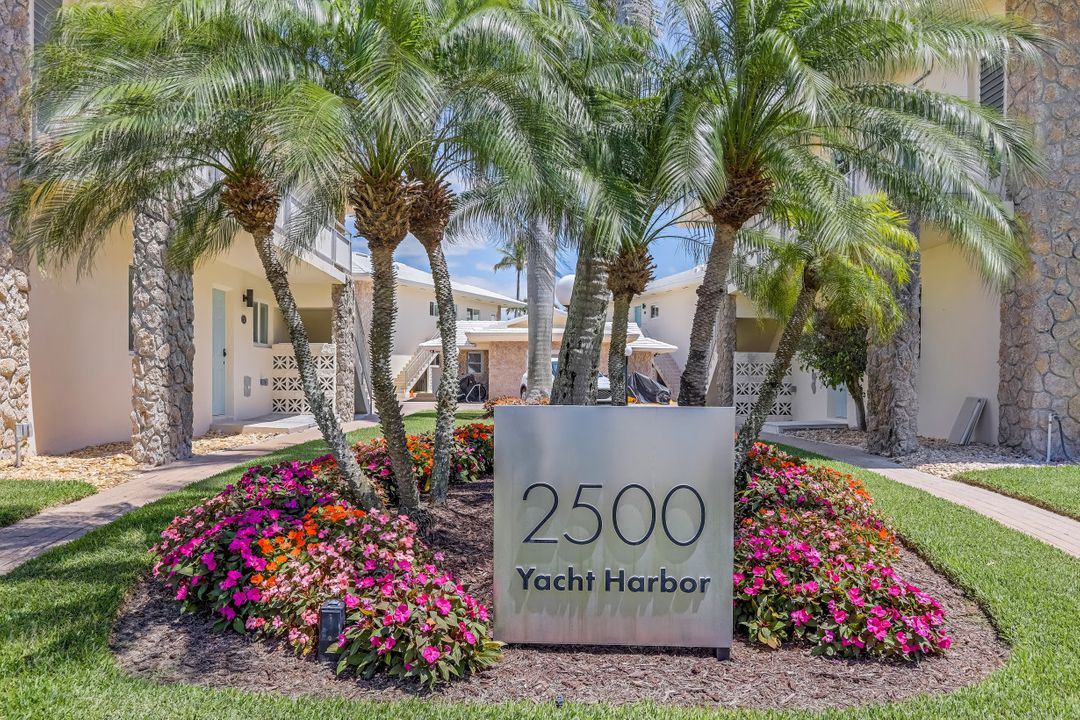 2500 Gulf Shore Blvd N #N6, Naples, FL 34103