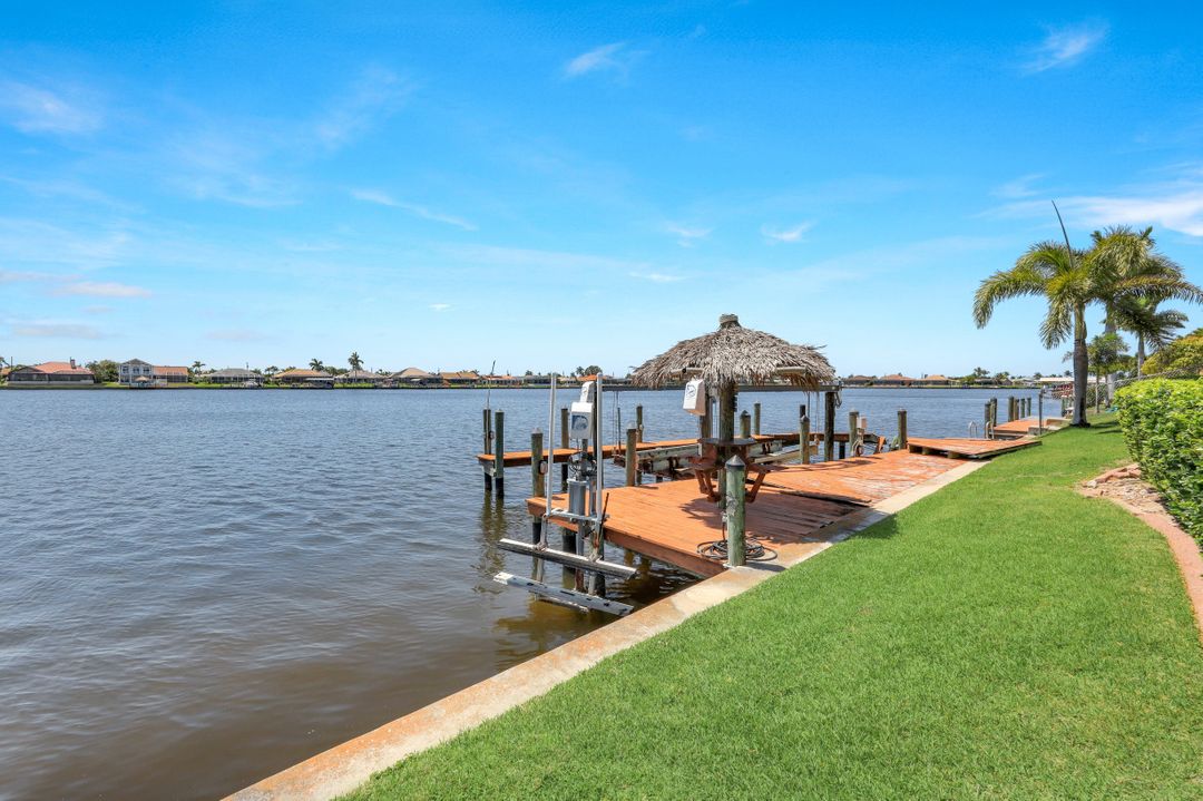 1112 SW 43rd St, Cape Coral, FL 33914