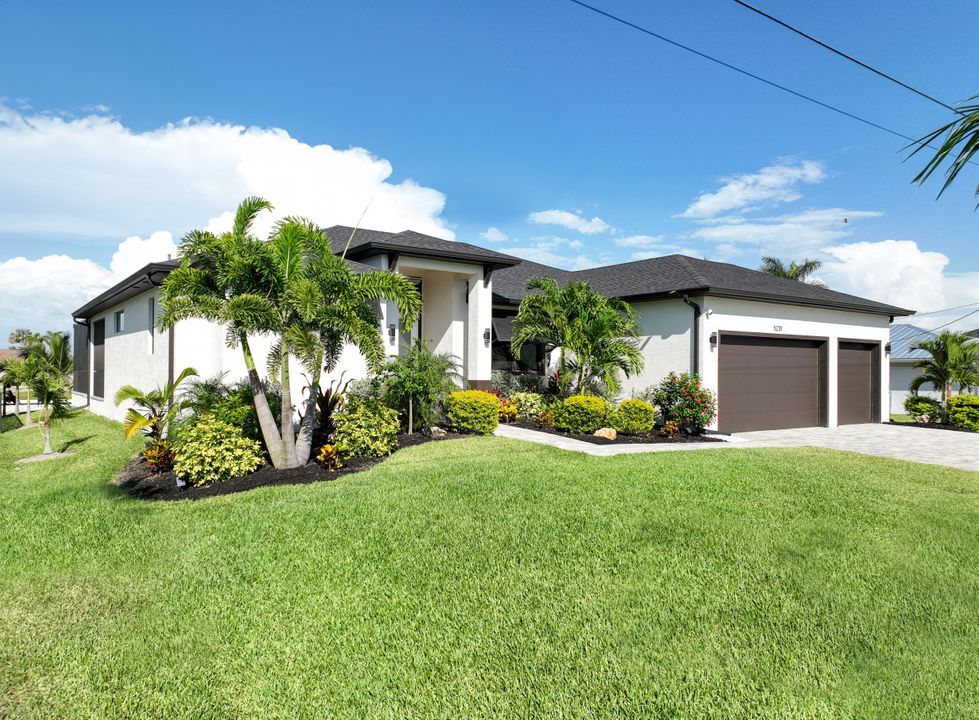 5231 Stratford Ct, Cape Coral, FL 33904