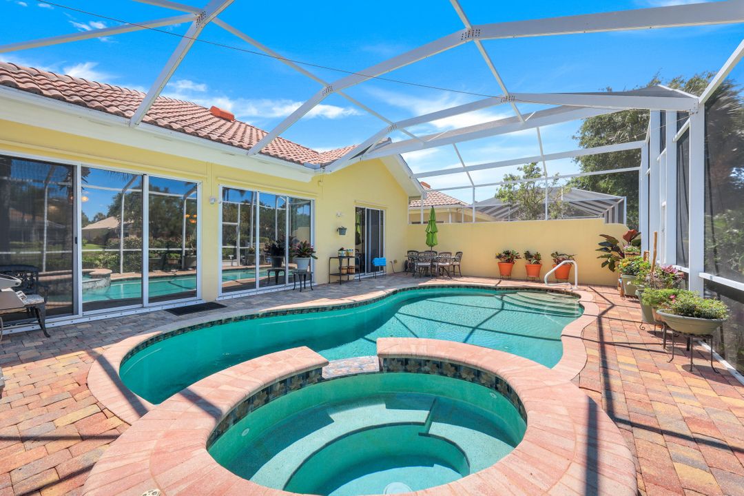 2918 Gilford Way, Naples, FL 34119