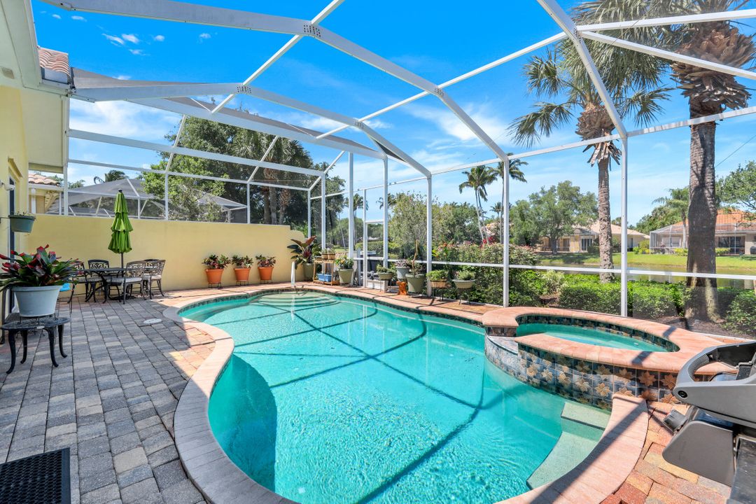 2918 Gilford Way, Naples, FL 34119