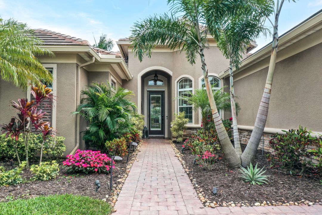 9388 Copper Rock Ct, Naples, FL 34120