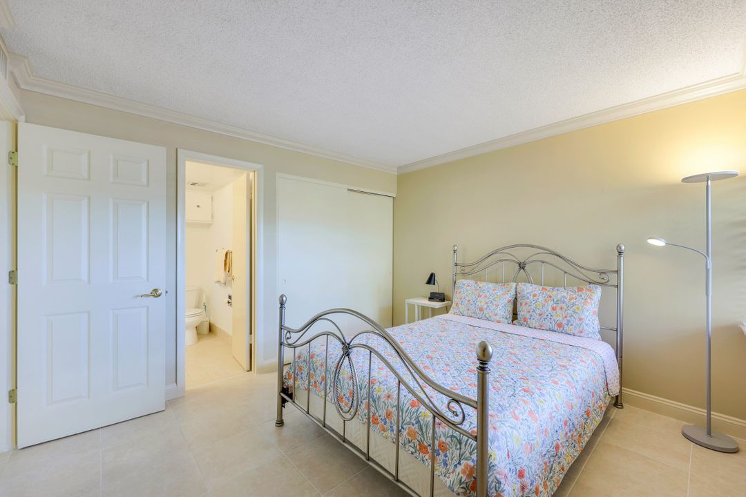 1057 Forest Lakes Dr #209, Naples, FL 34105