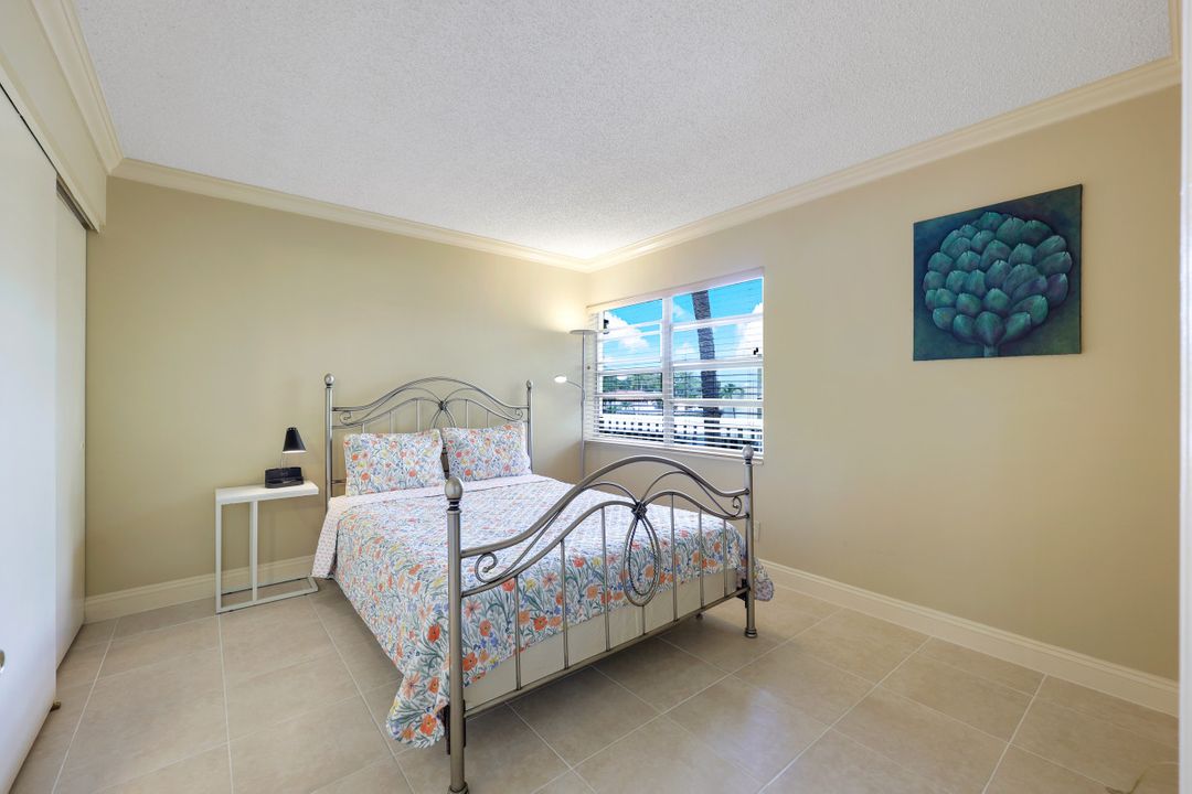 1057 Forest Lakes Dr #209, Naples, FL 34105