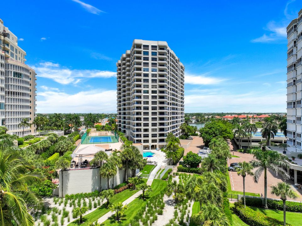 4451 Gulf Shore Blvd N #405, Naples, FL 34103