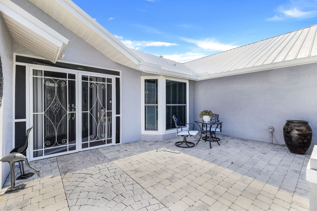 2718 SW 48th Terrace, Cape Coral, FL 33914