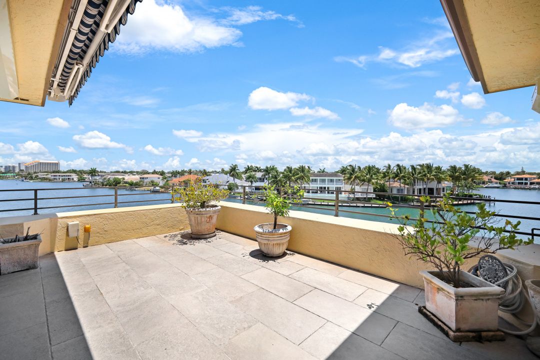 4400 Gulf Shore Blvd N #505, Naples, FL 34103