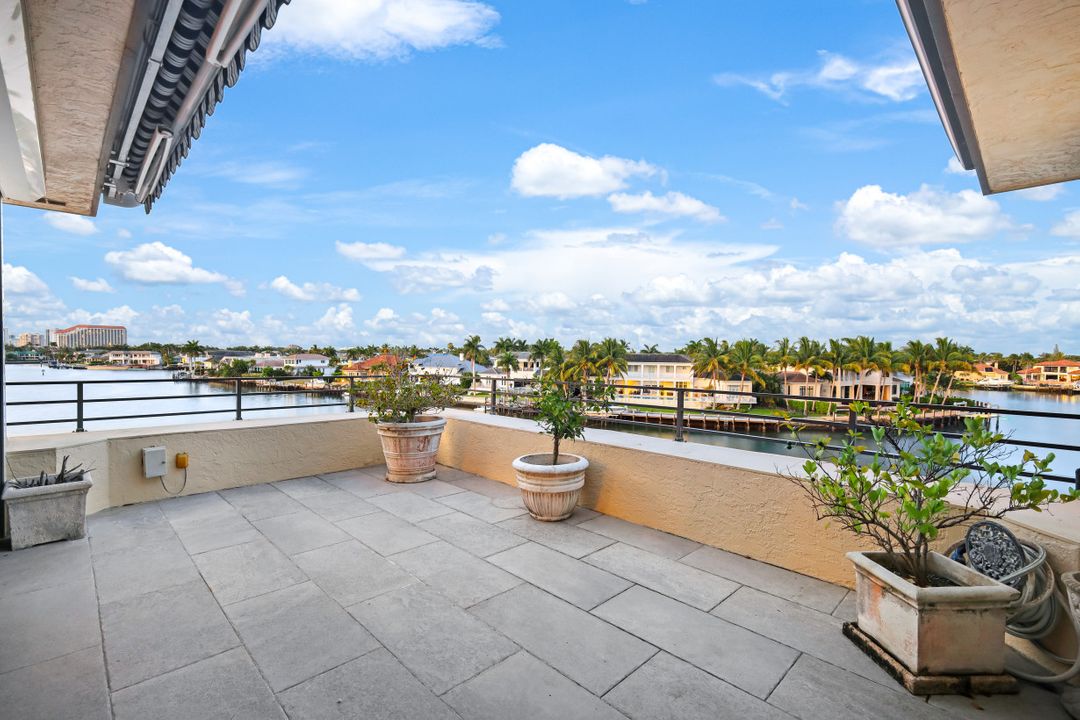 4400 Gulf Shore Blvd N #505, Naples, FL 34103