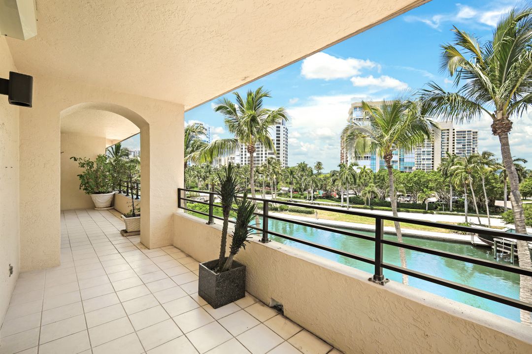 4400 Gulf Shore Blvd N #505, Naples, FL 34103