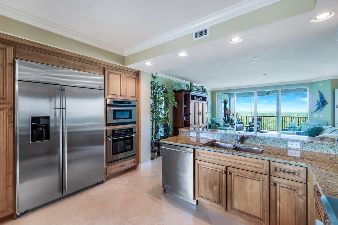 275 Indies Way #605, Naples, FL 34110