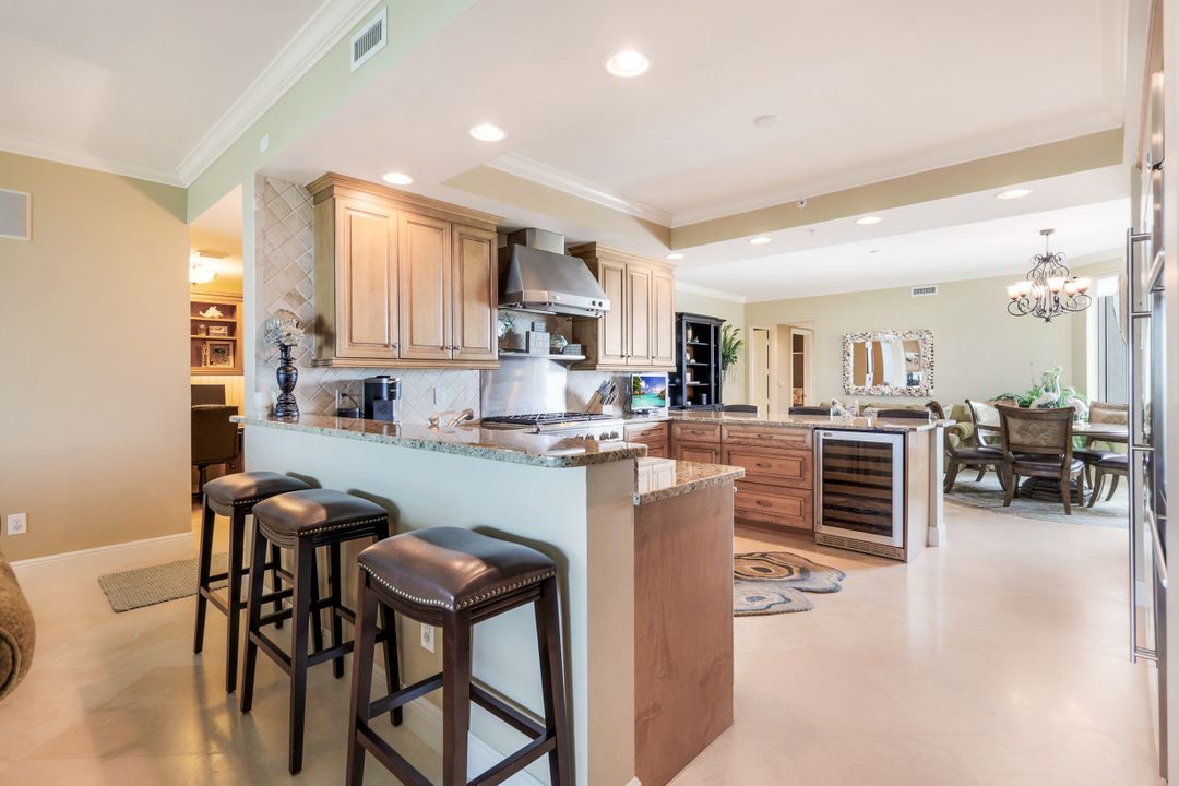 275 Indies Way #605, Naples, FL 34110