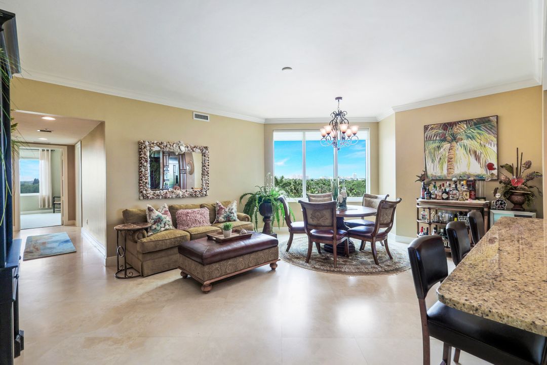 275 Indies Way #605, Naples, FL 34110