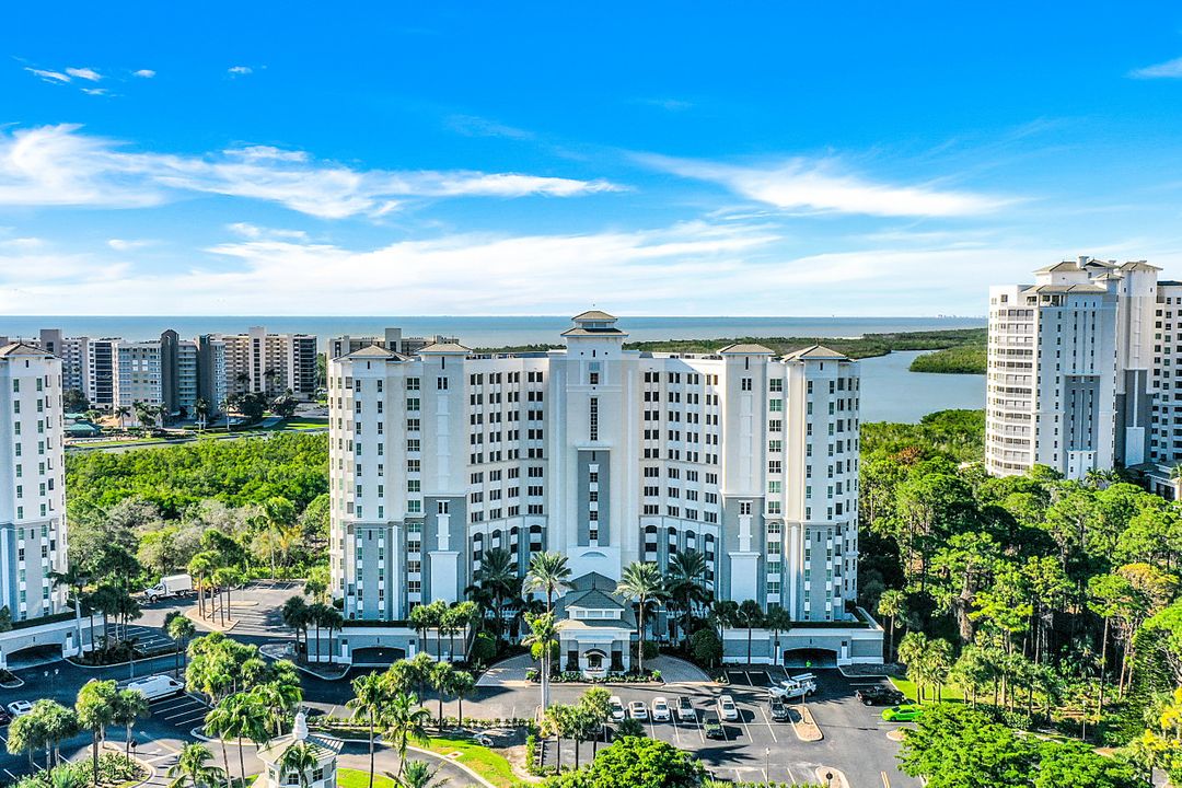 325 Dunes Blvd #1007, Naples, FL 34110