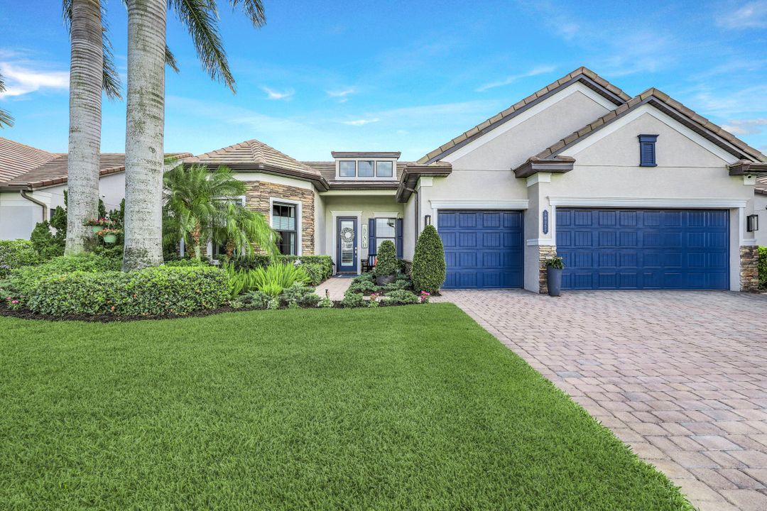 16257 Camden Lakes Cir, Naples, FL 34110