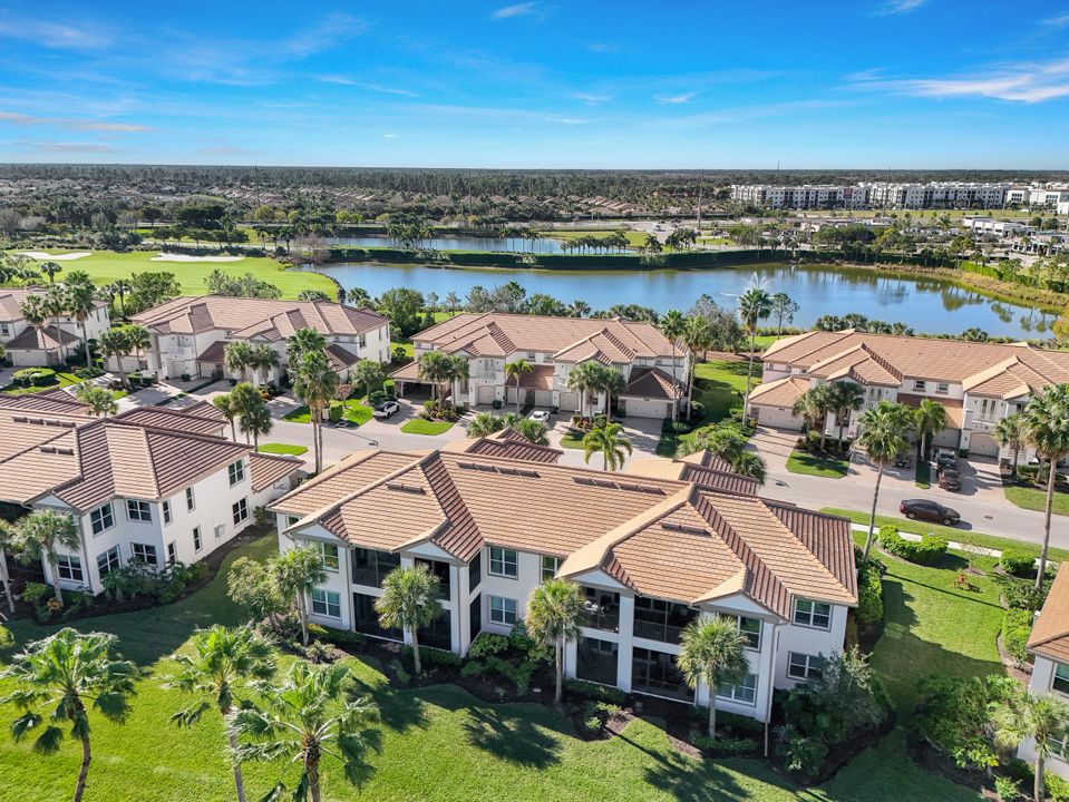 9200 Quartz Ln #202, Naples, FL 34120