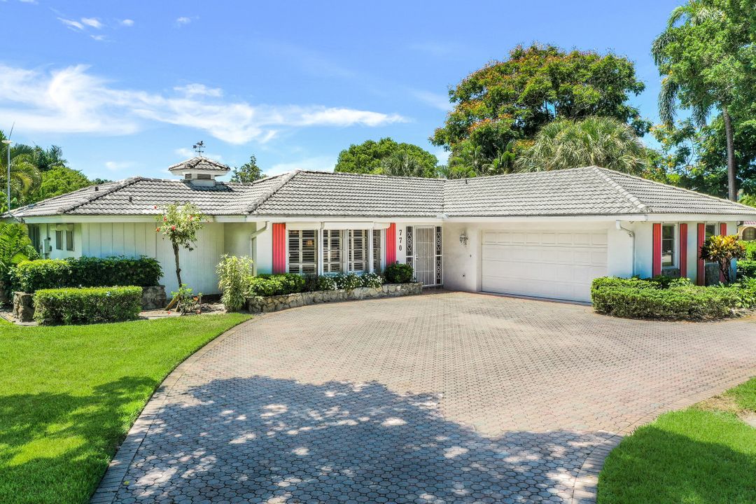 770 Anchor Rode Dr, Naples, FL 34103