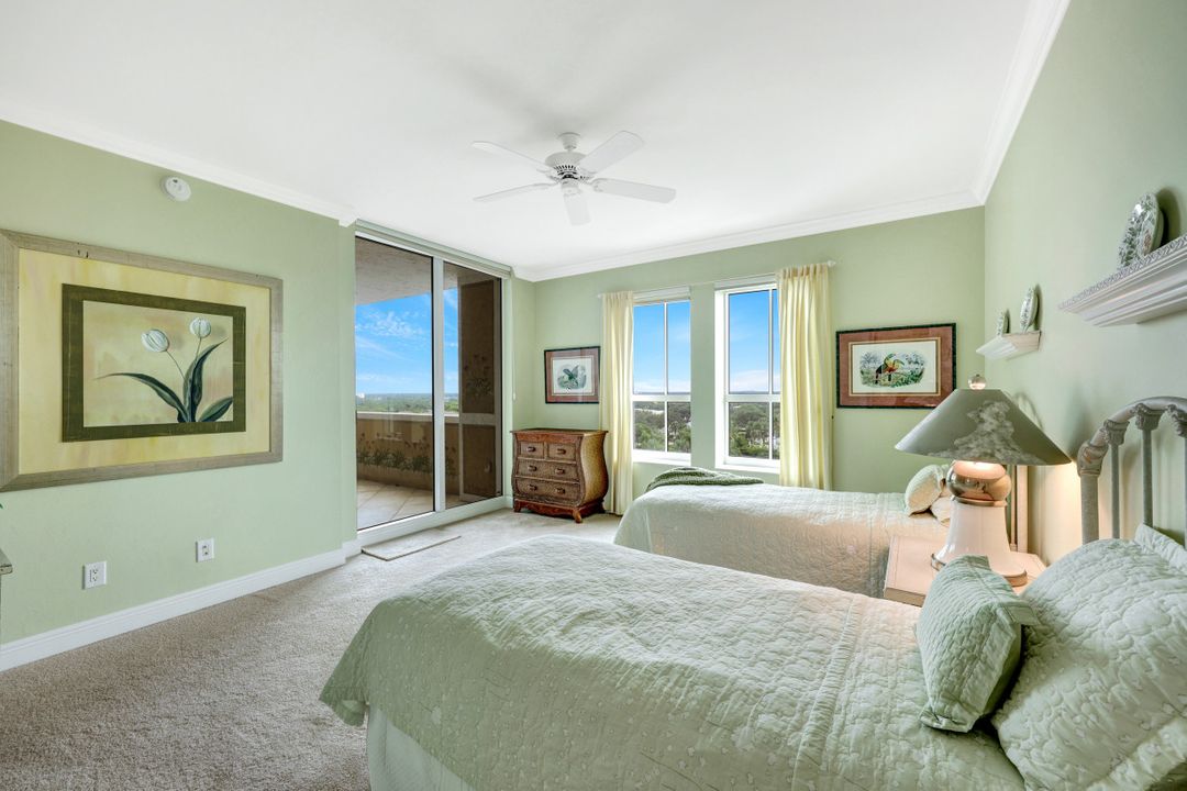 285 Grande Way #901, Naples, FL 34110