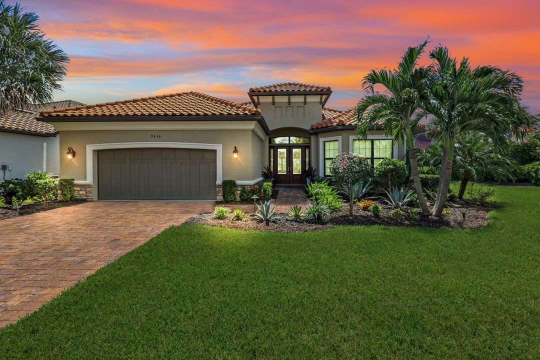 9436 Livorno Ct, Naples, FL 34119