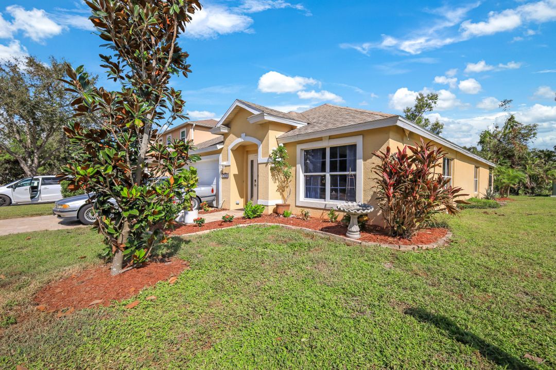 17894 Oakmont Ridge Cir, Fort Myers, FL 33967