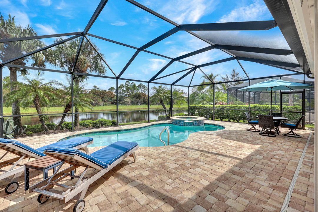 9093 Siesta Bay Dr, Naples, FL 34120