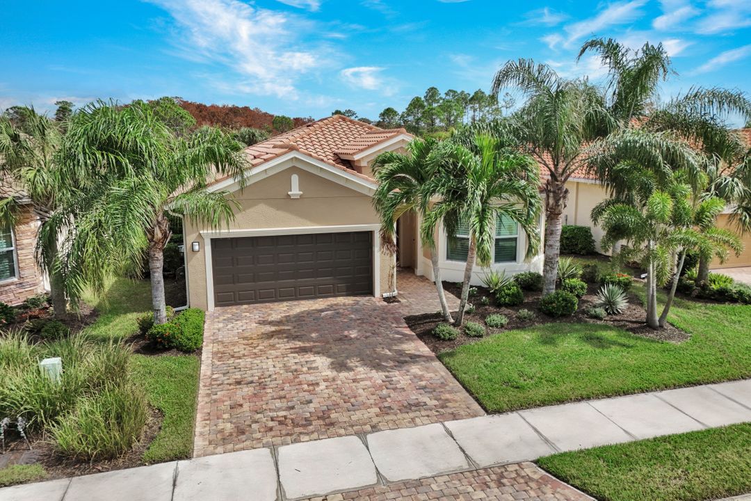 9093 Siesta Bay Dr, Naples, FL 34120