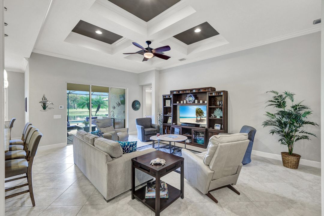 9093 Siesta Bay Dr, Naples, FL 34120