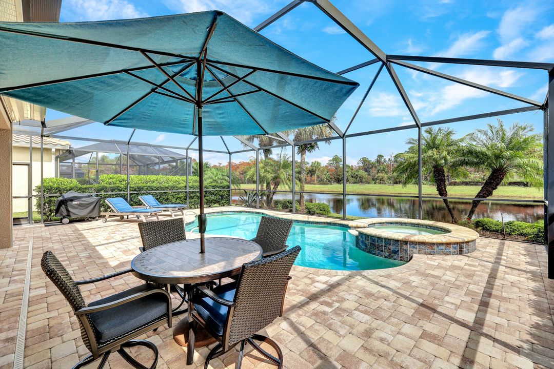 9093 Siesta Bay Dr, Naples, FL 34120