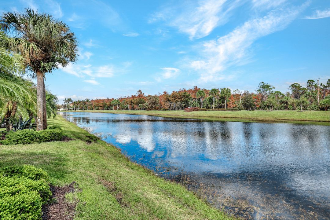 9093 Siesta Bay Dr, Naples, FL 34120