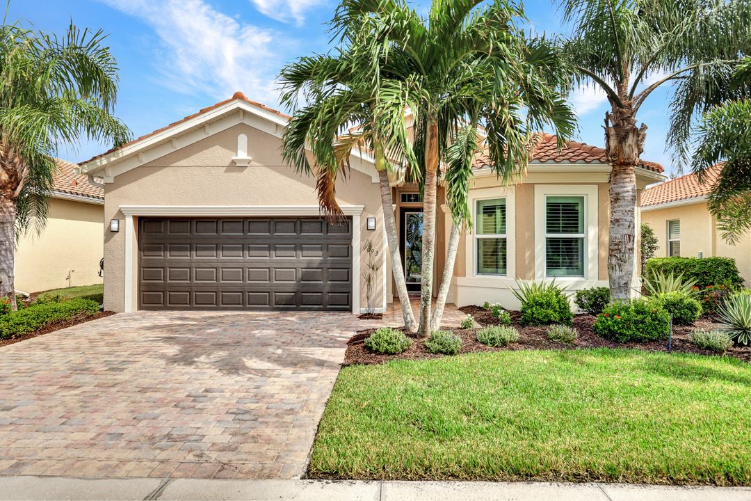 9093 Siesta Bay Dr, Naples, FL 34120