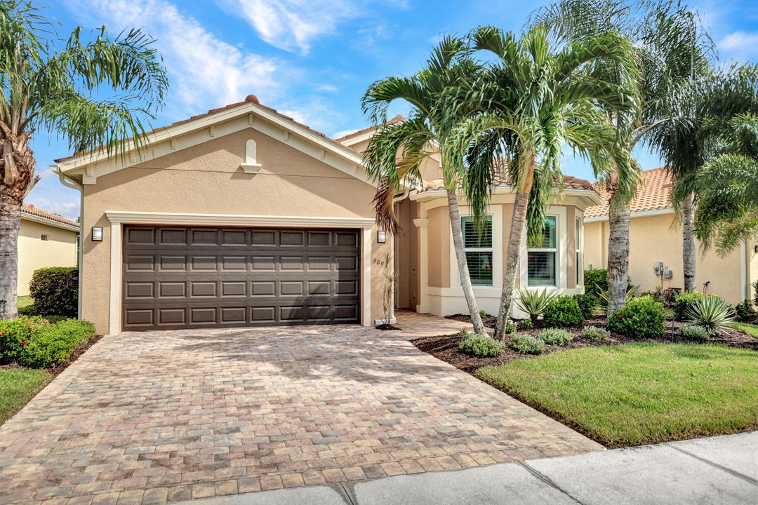 9093 Siesta Bay Dr, Naples, FL 34120