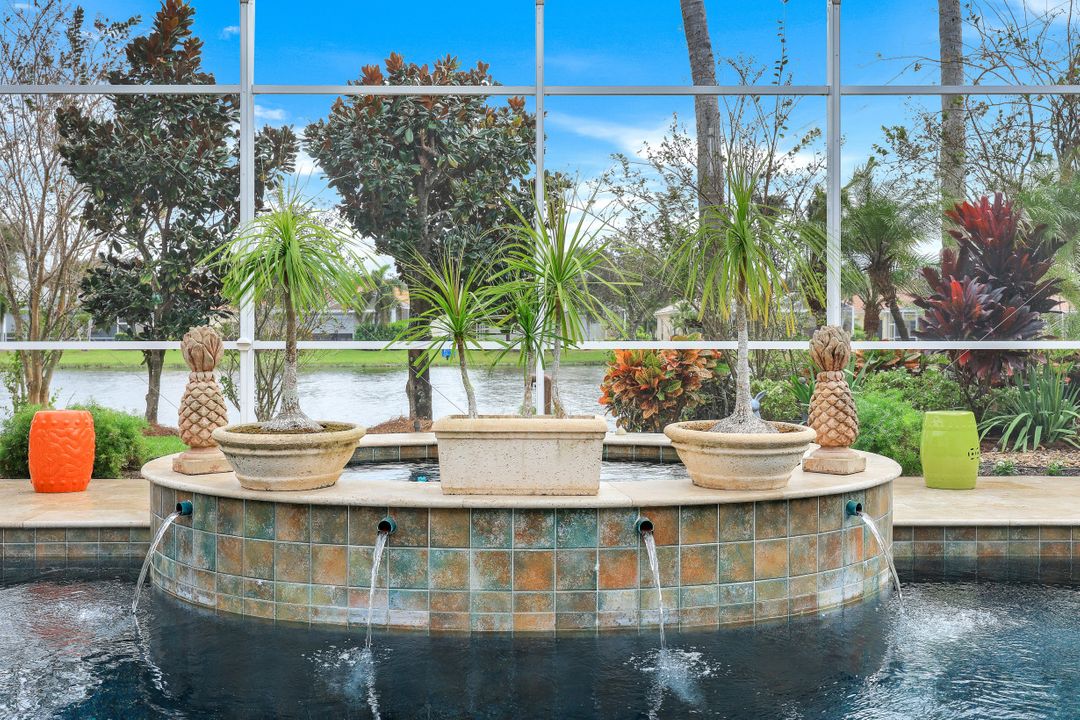 2899 Hatteras Way, Naples, FL 34119