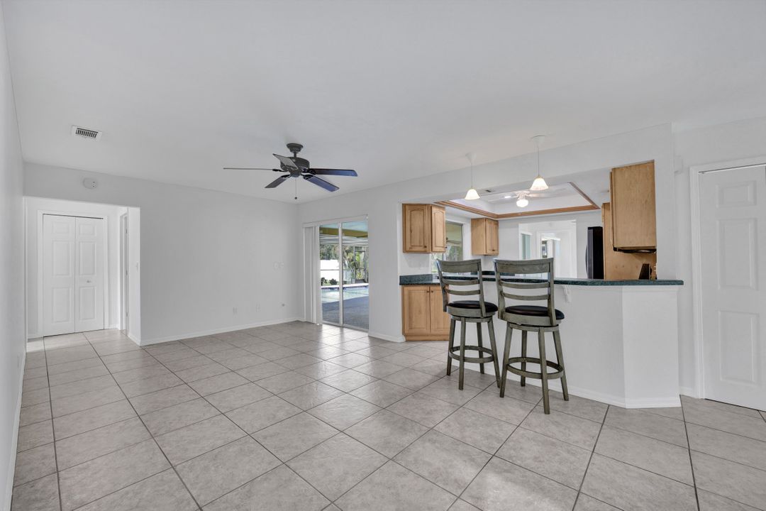 3746 SE Santa Barbara Pl, Cape Coral, FL 33904