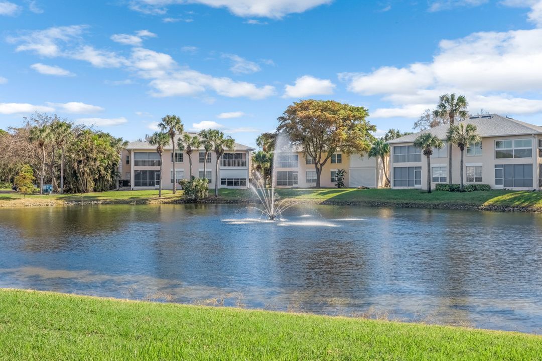 654 Wiggins Lake Dr #101, Naples, FL 34110