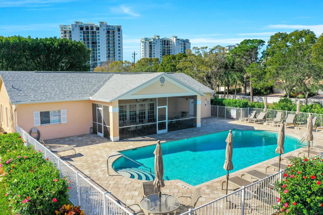 654 Wiggins Lake Dr #101, Naples, FL 34110